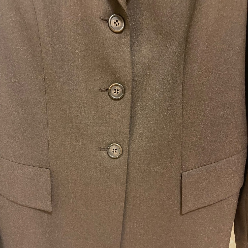 The Limited Brown Blazer with Notched Lapels and Tailored Fit - Picture 4 of 6